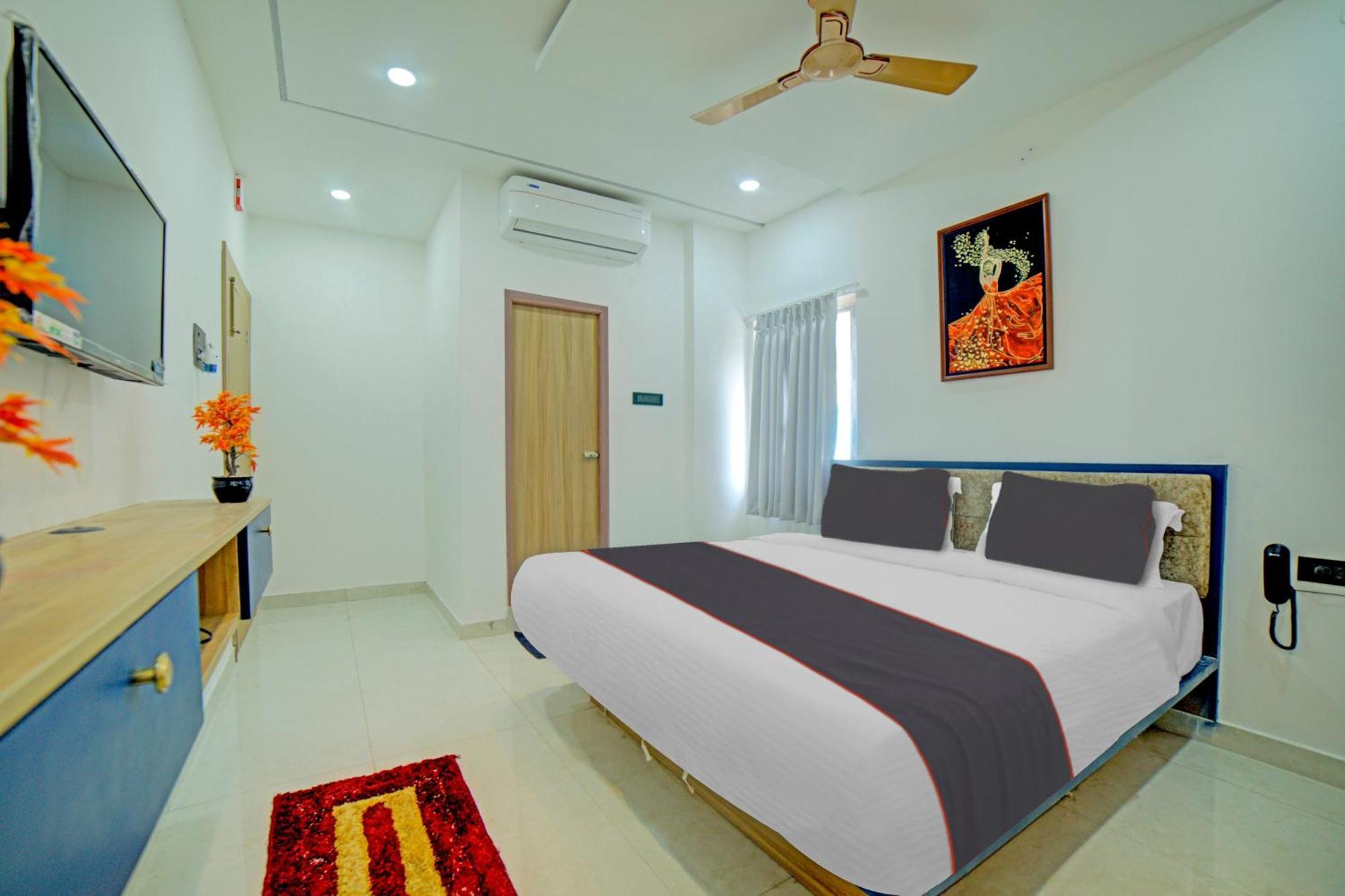Hotel Collection O Lakeview Castle Warangal Exteriér fotografie